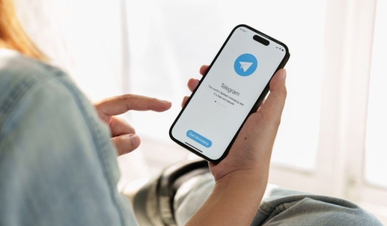 Telegram’da Topluluk Kurmanın İki Yolu: Gruplar ve Kanallar