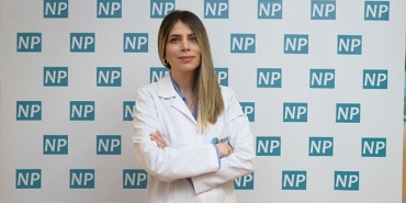 ayna-karsisinda-yapilan-olumlamalar-terapi-yerine-gecmiyor.jpg