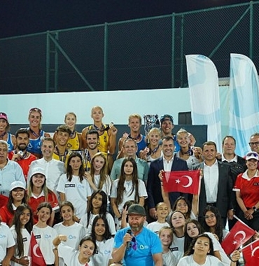ayvalik-dunya-plaj-voleybolu-heyecanina-ev-sahipligi-yapti.jpg