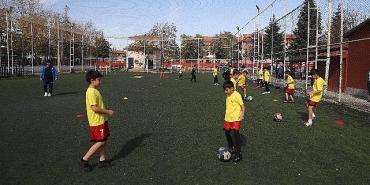 baskan-altay-28-ilcemizde-kis-spor-okulumuza-katilan-13-bin-ogrencimize-basarilar-diliyorum.jpg