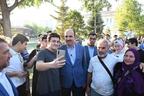 baskan-altay-4-gastrofeste-katilan-ziyaretcilere-seflere-ve-esnafa-tesekkur-etti.jpg