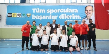 baskan-altay-avrupa-sampiyonasina-konyada-hazirlanan-ozel-sporcularla-bulustu.jpg