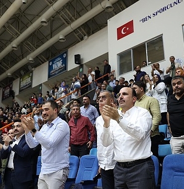 baskan-altay-buyuksehir-basketbol-altyapisindaki-genclerimizin-basarilari-ile-gurur-duyuyoruz.jpg