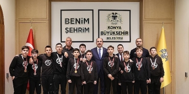 baskan-altay-okullar-arasi-voleybol-sampiyonalarinda-dereceye-giren-ogrencileri-tebrik-etti.jpg