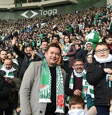 baskan-aydin-osmangazili-cocuklara-bursaspor-sevgisi-asiliyor.jpg
