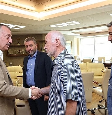 baskan-buyukakin-sampiyonlari-agirladi.jpg