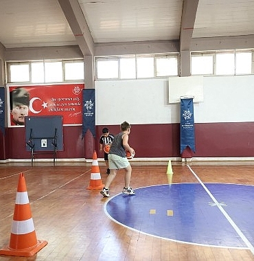baskan-cercioglundan-cocuklara-yaz-tatilinde-spor-destegi.jpg