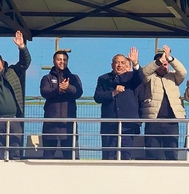 baskan-cirpanoglu-deplasmanda-da-takimin-yaninda.jpg