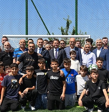 baskan-erkan-aydin-osmangaziyi-spor-tesisleriyle-donatiyor.jpg