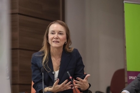 Başkan Mutlu, Konak’ın dirençli kent vizyonunu uluslararası konferansta anlattı