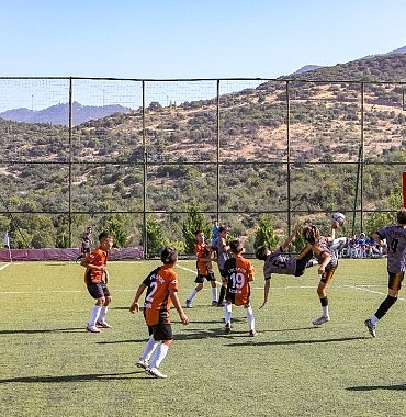 bayraklida-anlamli-turnuva-ferdi-zeyrek-u-12-cup-futbol-turnuvasi-basliyor.jpg