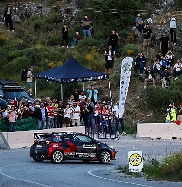 bodrumda-yildizlar-gecidi-ve-adrenalin-ruzgari.jpg