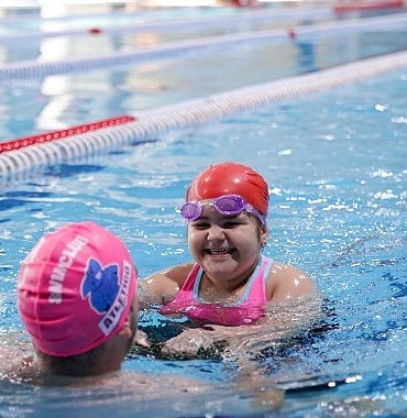 bucanin-yildizi-sporium-yuzme-kurslari-ile-kapilarini-acti.jpg