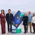 burak-ozcivit-prof-dr-sinan-canan-ve-acelya-akkoyun-hayat-finansin-yeni-nesil-aile-karti-icin-ayni-sahnedeydi.jpg