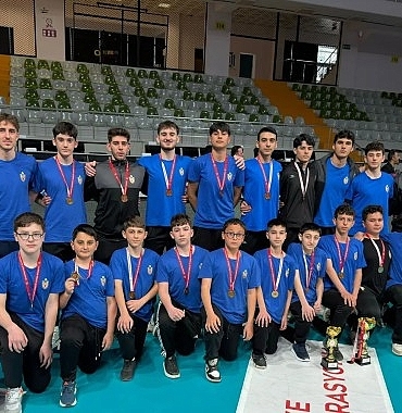 bursa-voleyboluna-inegol-belediyespor-imzasi.jpg