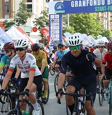 bursada-pedallar-daha-fazla-kadin-yarismaci-icin-dondu.jpg