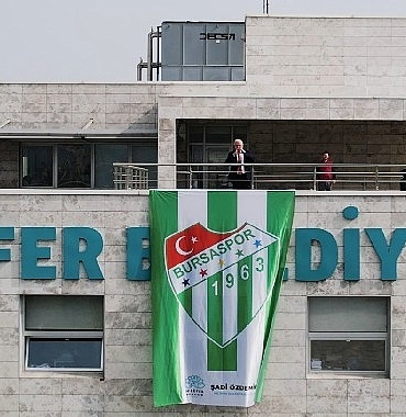 bursasporun-sampiyonluk-heyecani-niluferde-zirve-yapti.jpg