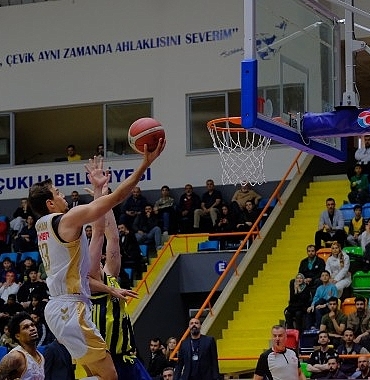 buyuksehir-adini-yari-finale-yazdirdi.jpg