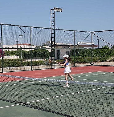 buyuksehir-belediyesi-dosemealtinda-yeni-tenis-kursu-acti.jpg