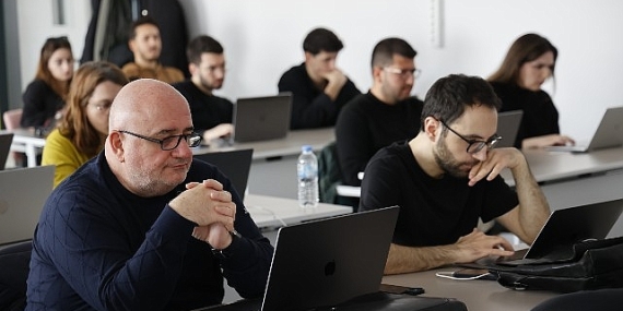 Büyükşehir’den teknoloji meraklısı gençlere yapay zekâ eğitimi