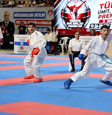dev-karate-organizasyonu-kocaelide-basladi.jpg