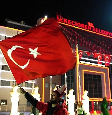dunya-kupasi-coskusu-keciorende-dev-ekrandan-takip-edildi.jpg