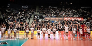 Eczacıbaşı Peron İstanbul, VakıfBank’ı konuk etti