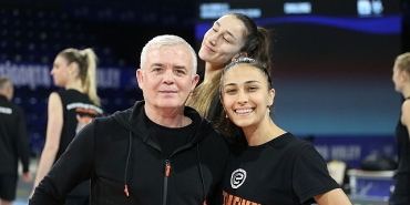 eczacibasi-dynavitin-axa-sigorta-kupa-voley-kadinlar-yari-finalde-rakibi-vakifbank.jpg