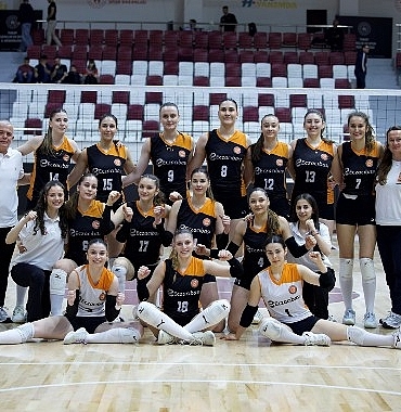 eczacibasi-genc-kiz-takimi-finalde.jpg