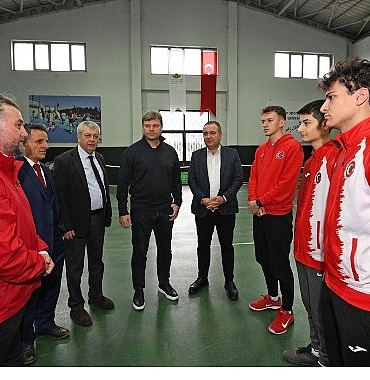 ertugrul-saglamdan-genc-sporculara-ilham-veren-ziyaret.jpg