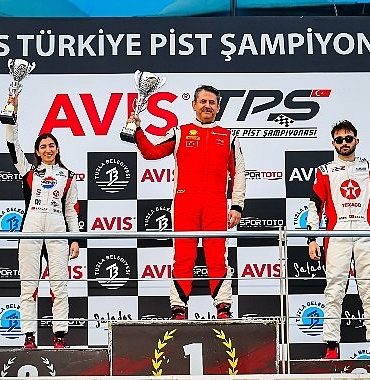 formula-1-pistinde-en-hizli-turlar-seda-kacandan.jpg