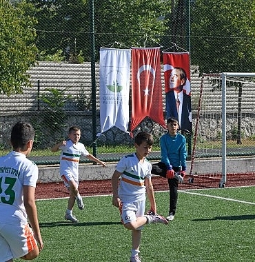 gelecegin-futbolculari-osmangazide-sahaya-cikti.jpg