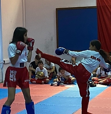 gelecegin-kick-boks-sporculari-kusak-atladi.jpg