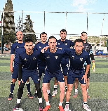 grand-lig-kurumlar-yarisiyor-futbol-turnuvasini-dostluk-kazandi.jpg
