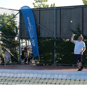 herkes-icin-spor-tenis-turnuvasi-basladi.jpg