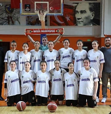 inegol-belediyespor-u12-kiz-basketbol-takimi-bursa-ucuncusu-oldu.jpg