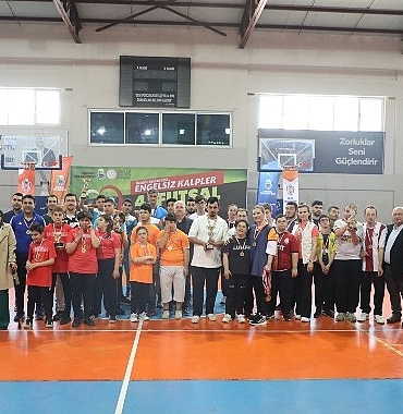 inegolde-engelsiz-turnuva-coskusu.jpg