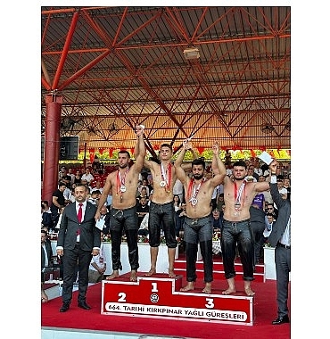 kagitsporlu-seckin-duman-kirkpinarda-iz-birakti.jpg