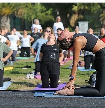 karsiyaka-belediyesinden-14-subata-ozel-yoga-etkinligi.jpg