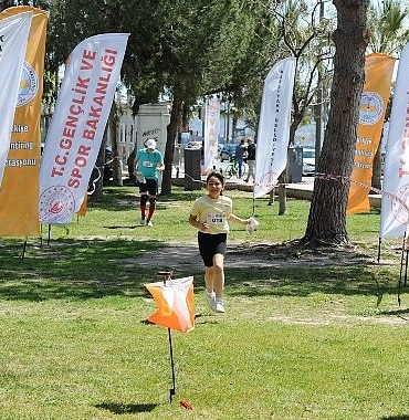 karsiyakada-oryantiring-ruzgari-bayram-coskusu-sporla-taclandi.jpg