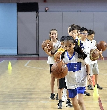 konakin-ucretsiz-yaz-spor-okullarinda-kayit-donemi-basladi.jpg