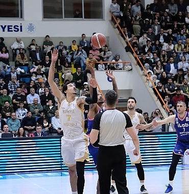 konya-buyuksehir-belediyespor-yari-finalde.jpg