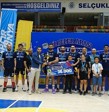 konya-buyuksehirin-ilceler-arasi-voleybol-turnuvasinda-sampiyon-huyuk.jpg