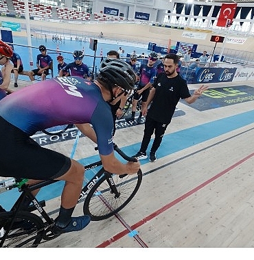konya-velodromunda-gelecegin-sampiyonlari-piste-cikti-200-sporcu-konyada-bulustu.jpg