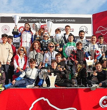 korfez-karting-yarisinda-buyuk-cekisme.jpg