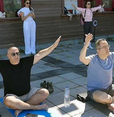 maltepede-yoga-icin-bulustular.jpg