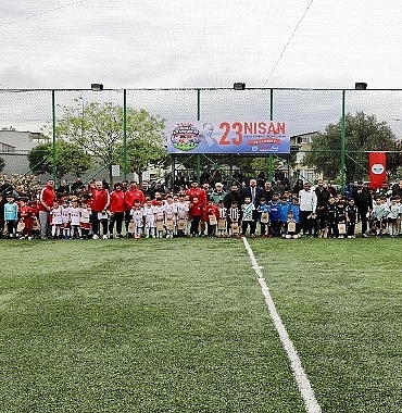 mendereste-minik-kramponlar-sahaya-cikti.jpg