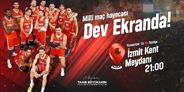 milli-mac-kent-meydaninda-dev-ekranda.jpg