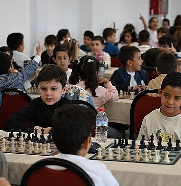 minik-satranccilar-sah-mat-yolculugunda-bulustu.jpg