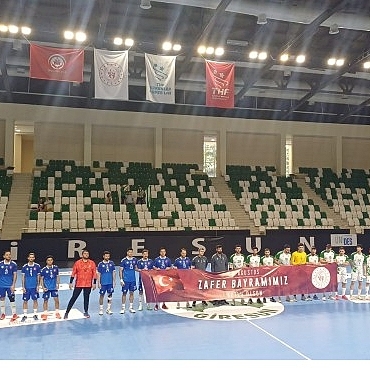 nilufer-belediyespor-erkek-hentbol-takimi-yeni-sezona-galibiyetle-basladi.jpg